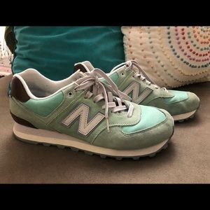 Super cute Turquoise NB 574’s